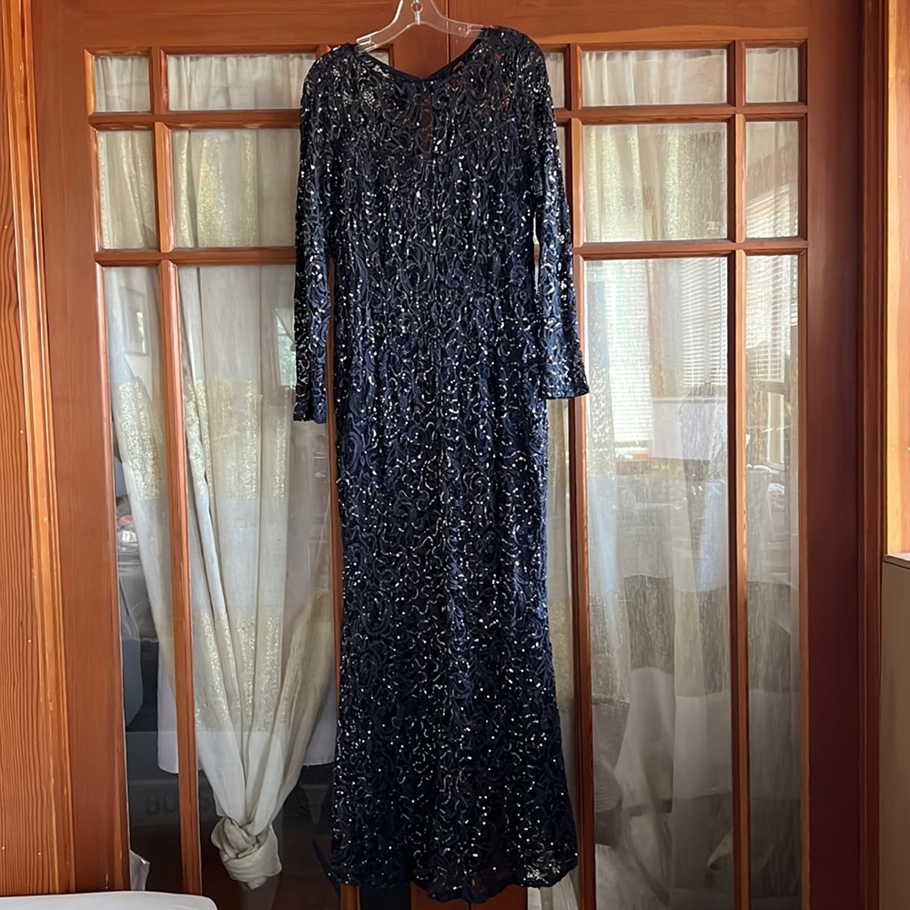 Formal Womens Navy Blue Sequin Lace Long Sleeve Gown - Size 8